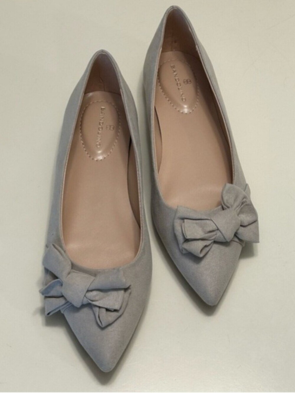 Bandolino Light Gray Pointed-Toe Bow Ballet Flats